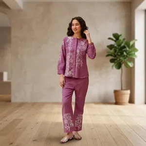 Conjunto de Camisa y Pantalones de Lino y Algodón Morado con Bordado Floral para Mujer, Cuello Redondo y Manga Larga, Estilo Casual - Product Image 6