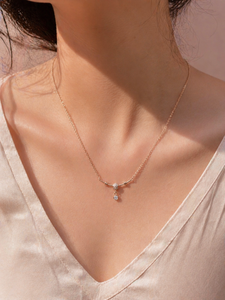 ELVORA GEMS Collier Pendentif Solitaire Goutte d'Eau Minimaliste en Or Rose Plaqué Or Massif 18K avec Diamant Rond pour Femme – Usage Quotidien - Product Image 1