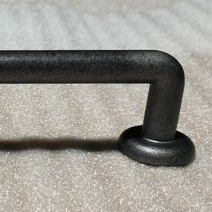 Puerta de metal personalizada de alta calidad con diseño minimalista Proveedor más vendido en Vietnam Estándar internacional para uso en el baño - Product Image 1