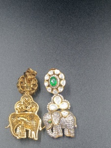 ต่างหูรูปช้างชุบทองคำขาวจาก Amaira Jewels สำหรับผู้หญิง เหมาะสำหรับงานปาร์ตี้ - Product Image 6