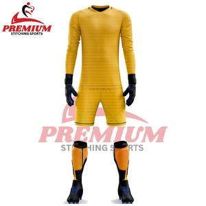 Camiseta de Portero de Fútbol Premium 100% Poliéster, Nuevo Diseño, Uniforme de Club, Diseño de Logotipo, Secado Rápido, Transpirable, Diseño Personalizado - Product Image 1