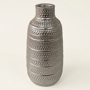 Jarrón de aluminio dorado de diseño moderno, con forma de donut, acanalado, circular, hueco, decorativo, para decoración de hogar de lujo, centros de mesa para bodas. - Product Image 4