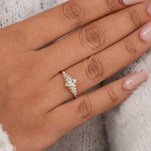 Anillo de compromiso y boda de oro macizo de 14K con diseño floral y diamantes marquise de 0.50 CT, estilo moderno, regalo para ella. - Product Image 6