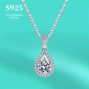 Collana con Pendente in Moissanite e Argento 925, Elegante Gioiello Singolo - Product Image 4