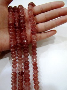 Perles de quartz fraise naturel, facettées, rondes, 11-12 mm, brin de 8 pouces de long - Product Image 2