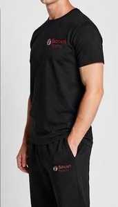 เสื้อยืดคอกลมแขนสั้นผู้ชาย พิมพ์ลายตัวอักษรด้านหน้า ผ้าโพลีเอสเตอร์เจอร์ซีย์ 320 กรัม ระบายอากาศได้ดี ทรงปกติ สวมใส่สบาย - Product Image 3