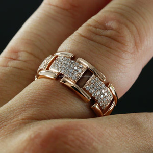 Anillo de compromiso y boda de moissanita de corte redondo, plata de ley 925, engaste pavé, estilo Iced Out, anillo ancho de lujo para él - Product Image 4