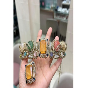 Ensemble collier et boucles d'oreilles en or plaqué laiton de qualité supérieure, tendance, avec moissanite, pour femmes, pour les mariages et les soirées - Product Image 1