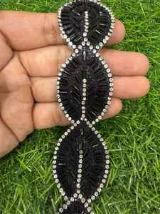 Encaje decorativo Cutdana elaborado con trabajo manual detallado para un acabado rico y lujoso. - Product Image 4