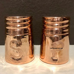 Juego de 2 molinillos de sal y pimienta decorativos de aluminio con forma de nuez, dorados, recargables, para cocina - Product Image 3