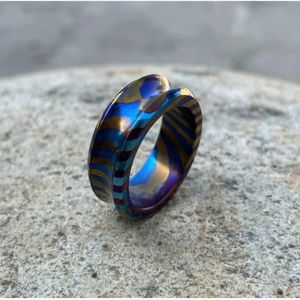 Anillo de Acero Inoxidable Timascus Hecho a Mano con Patrón Profundo, Forma Estética, Duradero, Estilo Vintage, para Él y Ella. - Product Image 3