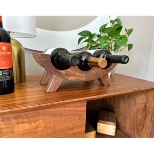 Porte-bouteille en bois de noyer artisanal - Design moderne - Vente en gros - Product Image 1