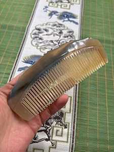 Peigne artisanal écologique en corne de buffle, forme feuille, à dents fines sculptées, peigne à extrémités en corne animale, anti-statique, idéal pour les cadeaux - Product Image 3