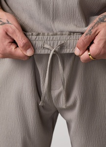 Ensemble de shorts pour hommes de couleur unie, vêtements de sport, ensemble de shorts pour hommes en gros, respirant, fabriqué dans les meilleurs matériaux - Product Image 4