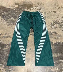 กางเกงแทร็คไนลอนสีสันทันสมัยสำหรับผู้ชาย เอวยางยืด สไตล์ลำลอง ขายส่ง รับผลิตแบรนด์ส่วนตัว - Product Image 6