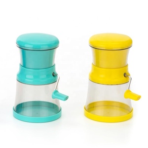 Cortador frío redondo de plástico rojo para cocina Vistaar House Hold Products 2024 - Product Image 2
