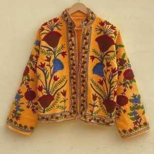 Veste courte d'hiver en velours Suzani avec poche, veste brodée florale, veste en velours bohème, cadeau pour elle, veste kimono d'hiver - Product Image 3