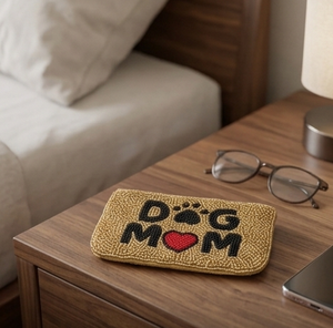Beaded Dog Mom Coin Purse With Heart And Paw Print Zipper Closure <b>Mini</b> Women's Handmade Beaded Wallet - Product Image 2