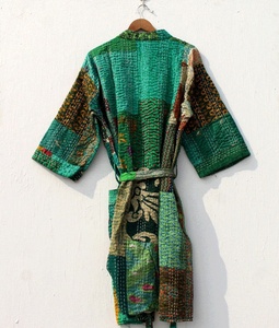 Nueva llegada de chaqueta Kantha de algodón puro de retazos con 2 bolsillos delanteros cosidos a mano abrigo largo bohemio para mujer - Product Image 4