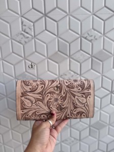 Hot-Selling Carving Hand <b>Tooled</b> Wallet Clutch Phone <b>Case</b> Stylish Handmade Western Leather Floral Wallet for Women's Multi Uses - Product Image 4