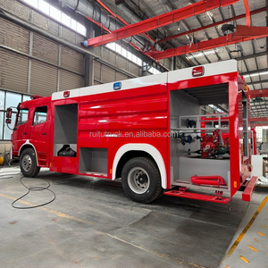 Camión de Bomberos con Volante a la Derecha para Mercados Específicos - Product Image 1