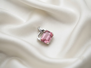 Pendentif unisexe classique en or blanc 14 carats, bijoux fins, saphir rose octogonal de laboratoire et diamants ronds, pour usage quotidien - Product Image 3
