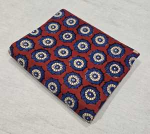 Tela estampada a mano multicolor, tela floral 100% algodón para acolchar por yarda, tela para confección de vestidos y decoración del hogar - Product Image 1