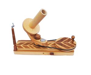 Enrouleur de boule de fil en bois fabriqué à la main pour tricoter le crochet-naturel actionné à la main-enrouleur de boule de traction de cadeaux de tricoteuse - Product Image 1