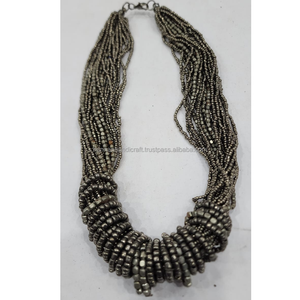 Collier en résine artisanale pour accessoires de mode élégants, chaîne à breloques en résine de qualité supérieure aux couleurs et motifs vibrants pour femmes - Product Image 4