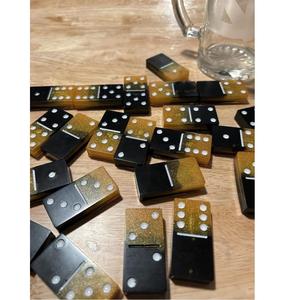 Dominos en résine époxy faits à la main, double six, noir et or pailleté, pièces de jeu d'art et d'artisanat de collection - Product Image 1