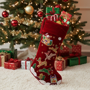 Vente en gros de chaussettes de Noël en velours rouge de 22 pouces avec broderie de Père Noël et de rennes |   Chaussette suspendue de luxe pour la décoration de cheminée - Product Image 5