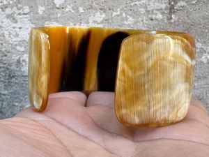 Brazalete Hecho a Mano con Cuerno de Búfalo Pulido, Estilo Animal, Ecológico, Regalo para Ella - Product Image 3