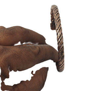 Brazalete de Alambre de Cobre Trenzado Hecho a Mano, Ajustable, Artesanía Metálica para Sanación Energética, Vibraciones Positivas y Equilibrio Corporal - Product Image 3