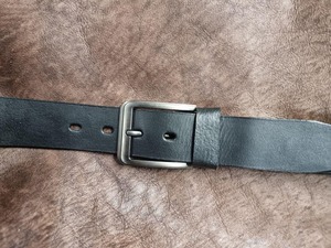 เข็มขัดหนังพรีเมียม ราคาประหยัด ดีไซน์หรูหราสำหรับผู้ชาย เหมาะสำหรับธุรกิจ สำนักงาน และสวมใส่ในชีวิตประจำวัน เข็มขัดหนังแท้ - Product Image 5
