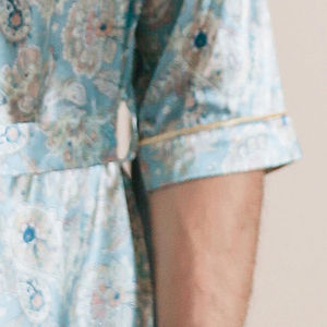 Peignoir de luxe pour homme à manches longues en satin et soie, avec logo personnalisé, respirant et à séchage rapide, pour la détente et le sommeil - Product Image 6