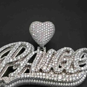 Colgante personalizado con nombre en letras cursivas, con incrustaciones de moissanita VVS, para hombre y mujer, en plata de ley 925 con engaste de corazón. - Product Image 4
