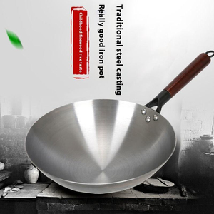 Wok de Hierro Fundido Tipo 32cm con Mango de Madera, Sin Recubrimiento, Fondo Redondo, Capacidad de 18L, Exterior Pulido para Cocina de Gas e Inducción - Product Image 2