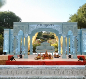 เวทีงานแต่งงานแบบดั้งเดิมแกะสลักอย่างหรูหรา สไตล์มหาราชา ทำจาก FRP สำหรับงานแต่งงานในอินเดีย สามารถปรับแต่งได้ - Product Image 3