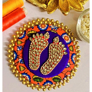 Juego de Charan Paduka Laxmi de Lujo en Morado y Naranja – Decoración Festiva para el Hogar y el Templo en Diwali - Product Image 4