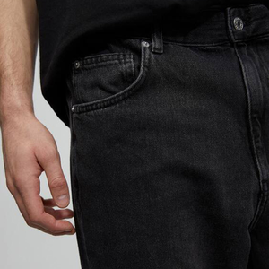 Jeans Rectos Holgados de Mezclilla Selvedge con Costuras en Contraste y Revestimiento de PU, Estilo Vintage, Personalizados al por Mayor, con Bordado de Cuero - Product Image 4