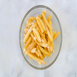 Frites Françaises Biologiques Surgelées de Qualité Supérieure, Délicieuses Frites Dorées à Prix Abordable, Prêtes à Frire à Tout Moment - Product Image 1