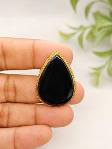 Pendentif en laiton rainuré en onyx noir naturel pour femme UDGEMS – Vente en gros |   Bijou de mariage chrétien sportif plaqué or fait main avec pierres précieuses - Product Image 1