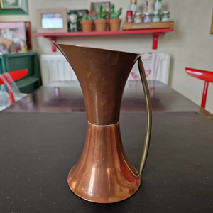 Carafe à eau rétro en cuivre, pichet en métal, design durable, utilisation pour les fêtes, couleur unie - Product Image 1