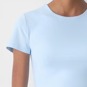 T-shirts pour femmes au design élégant, logo personnalisable, pour commandes en gros, vêtements décontractés pour femmes avec création de logo personnalisé, prix avantageux - Product Image 3