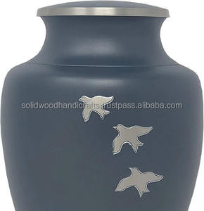 Urnas Funerarias Decorativas de Latón de Alta Calidad, Urnas Hechas a Mano para Hombres y Mujeres - Product Image 4