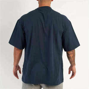 เสื้อยืดคอกลมแขนสั้นสีพื้นสำหรับผู้ชาย ทรงปกติ ผ้าคอตตอนเจอร์ซีย์ถัก สไตล์ลำลอง - Product Image 3