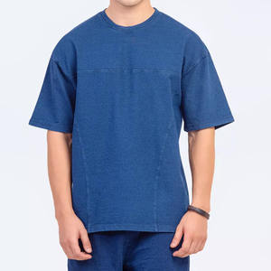 Ensemble décontracté effet denim oversize en coton éponge respirant, t-shirt et short patchwork, style streetwear vintage délavé pour homme, idéal pour l'été - Product Image 6