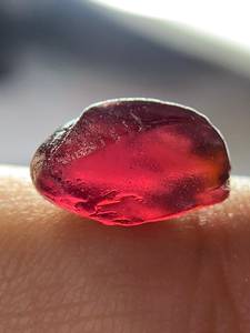 Natural Umbalite Garnet Rough <b>Crystal</b> 4.70 Carat Collector Grade Untreated Africa Faceting Cutting Quality Gemstone - Product Image 3