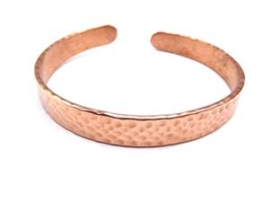 Brazalete Artesanal de Cobre Puro con Diseño de Panal, Joyería Curativa de Metal Sólido con Diseño Festoneado y Hoyuelos para Hombres y Mujeres OEM - Product Image 3