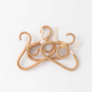 Pequeñas perchas de ratán para niños ropa de niño hecho a mano al por mayor ropa de niños percha natural - Product Image 3